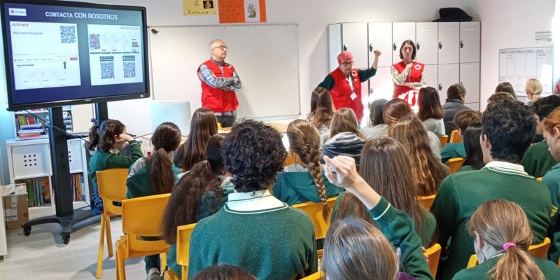 Cruz Roja Talk about volunteer activities1